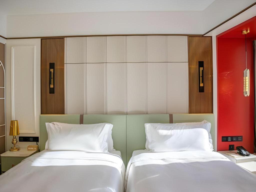 Yoho Resorts World Hotel Macau Exterior photo