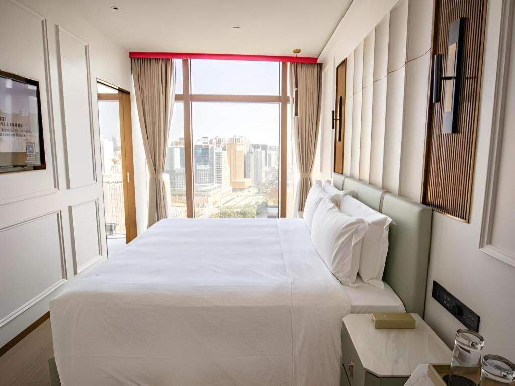 Yoho Resorts World Hotel Macau Exterior photo