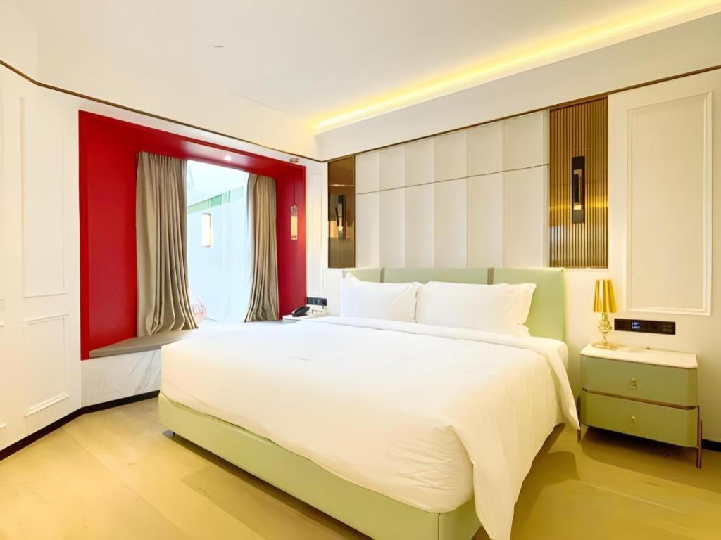 Yoho Resorts World Hotel Macau Exterior photo